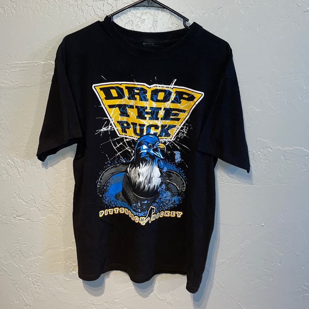 Vintage 1990s Pittsburgh Penguins NHL “DROP THE PUCK” hockey tee shirt